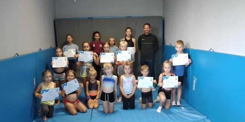 Wewnętrzne egzaminy grupy akrobatycznej